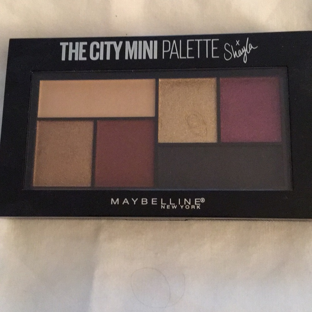 BN LE Maybelline x Shayla City Mini Palette